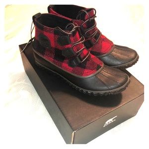 SOREL OUT N ABOUT BOOTIES - BUFFALO PLAID 🖤❤️